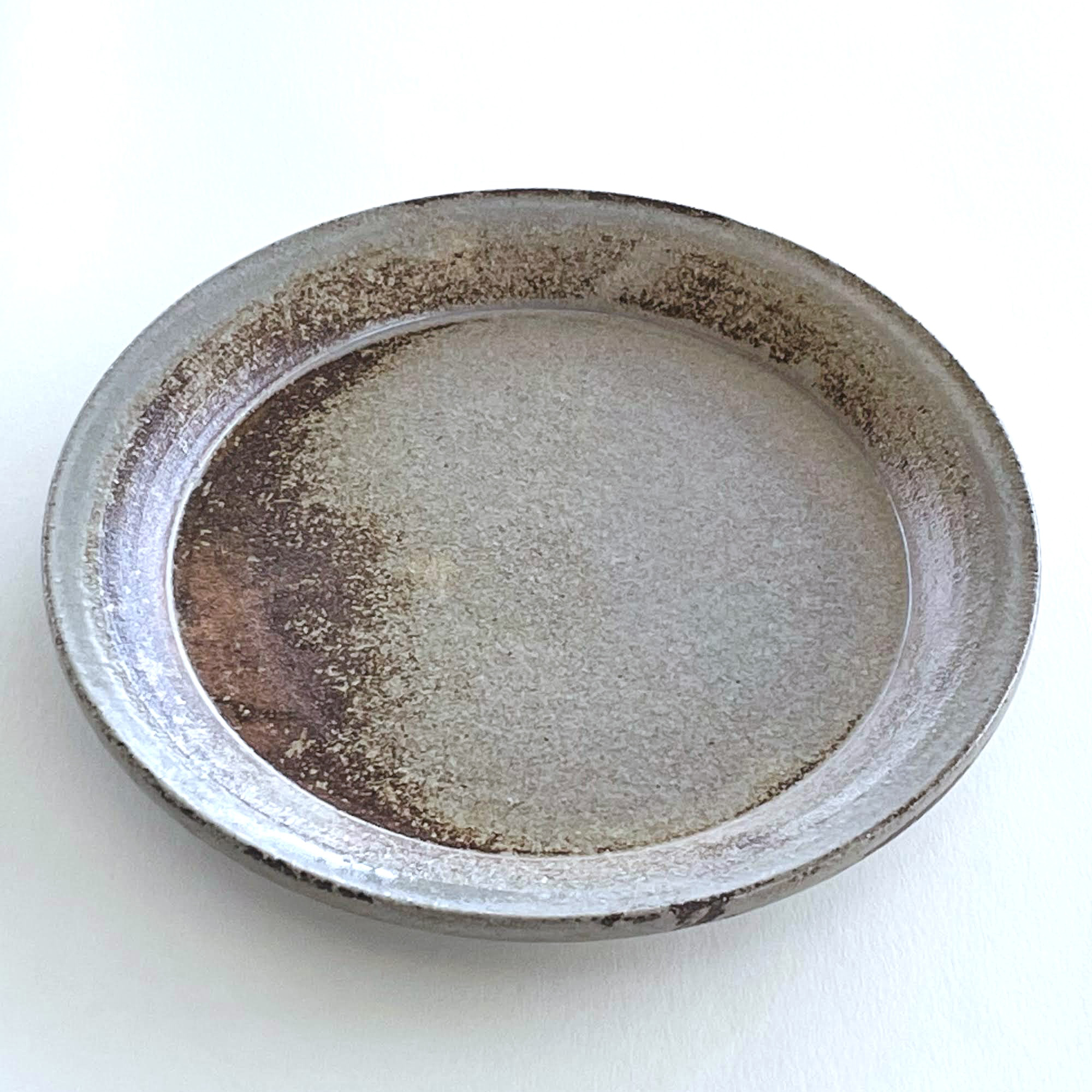 幸治作 自然釉 化粧皿 亀裂化粧7寸皿 釉有りバージョン なかなかいい感じです。釉薬の